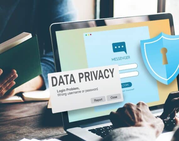 data privacy login error message on laptop